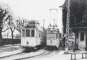 Motrices 35 et 82 au terminus de St.-Blaise.