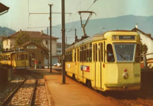 Motrices 1104 et voiture 44 à Areuse