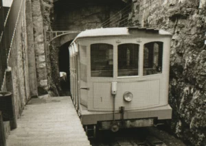 Voiture du funiculaire Ecluse-Plan
