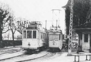 Motrices 35 et 82 au terminus de St.-Blaise.